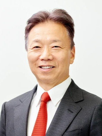 龍華 明裕氏